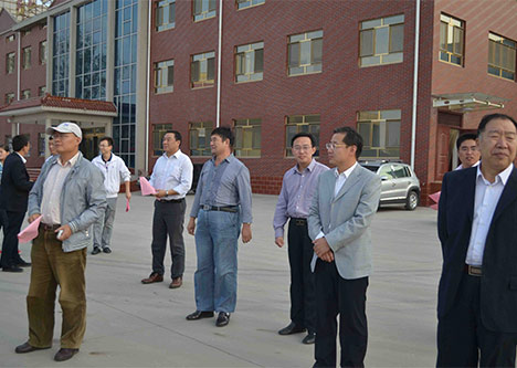 濟南市委智庫專家及回河鎮(zhèn)盧波書記蒞臨我公司參觀